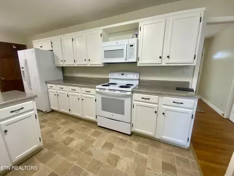 Kitchen - 312 Maple St, Clinton, TN 37716 photo 4 of 4