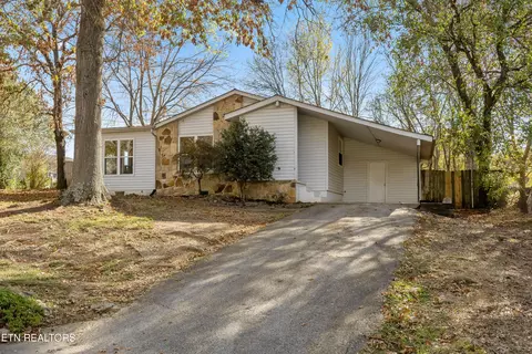 4525 NW Shane Ln, Knoxville, TN 37921