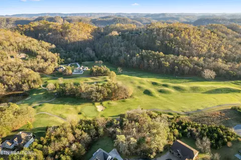 132 Legends Pl, Tazewell, TN 37879