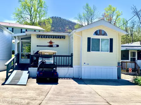 5355 East Pkwy #103, Cosby, TN 37722