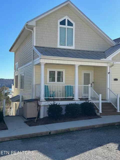 127 N Deer Hill Village Ln # B, La Follette, TN 37766