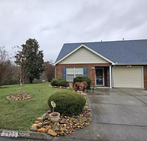 5355 Avery Woods Ln, Knoxville, TN 37921