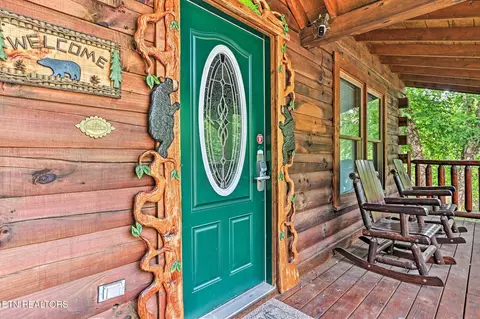 1612 Little Cabin Loop, Sevierville, TN 37862