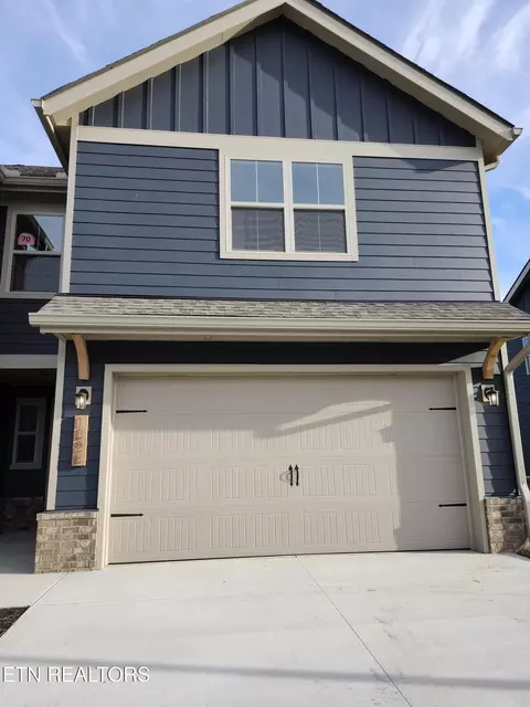 1328 Mountain Quail Cir, Maryville, TN 37801