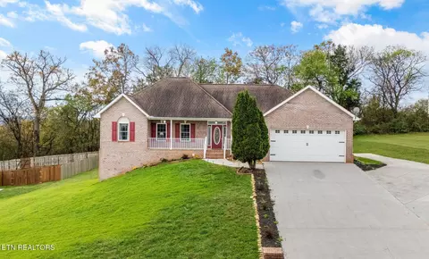 2604 Covington Cir, Sevierville, TN 37876