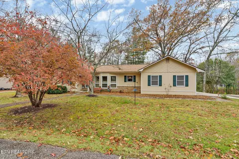 10 Briar Ct, Crossville, TN 38558