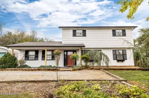 2807 Ridgeview Dr, Maryville, TN 37801