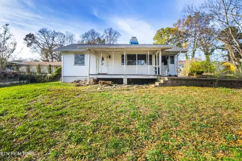 105 Glendale Ln, Oak Ridge, TN 37830