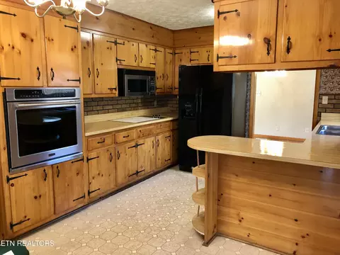 Kitchen - 154 E Wolf Valley Rd, Heiskell, TN 37754 photo 1 of 5