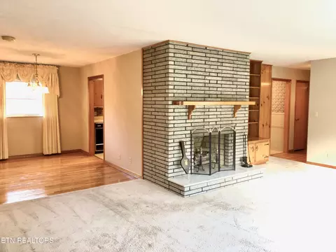 Living - 154 E Wolf Valley Rd, Heiskell, TN 37754 photo 1 of 7
