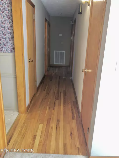 Entry Way - 154 E Wolf Valley Rd, Heiskell, TN 37754 photo 1 of 1