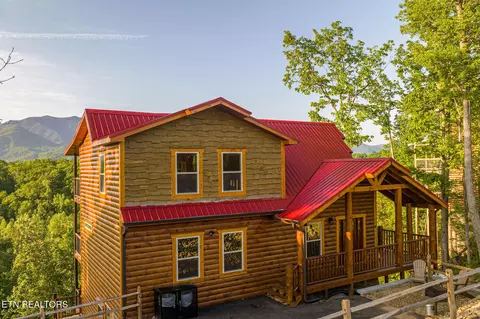 2140 E View Dr, Sevierville, TN 37876