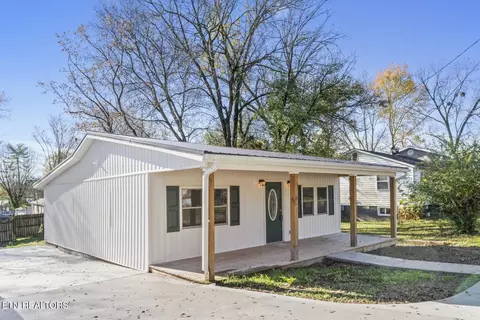 309 Riddle St, Athens, TN 37303