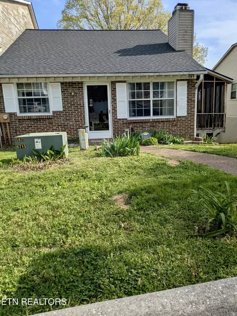 210 Farmington Tr, Kingston, TN 37763