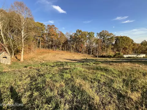 3033 Toms Ln, Kodak, TN 37764