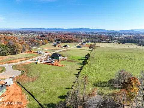 105 Ella Louise Cir, Greenback, TN 37742