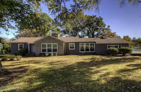 3614 Riverview Dr, Knoxville, TN 37914