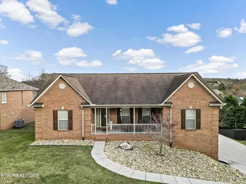 4942 Shannon Run Dr, Knoxville, TN 37918