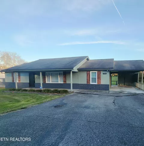 9506 Strawberry Plains Pike, Strawberry Plains, TN 37871