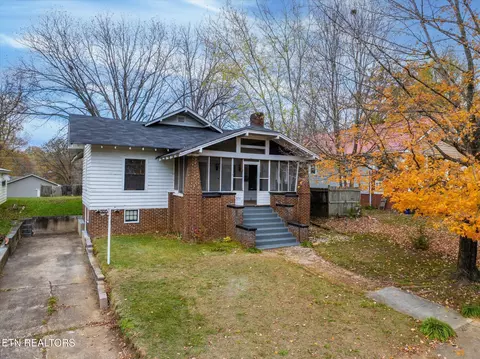 326 Pennsylvania Ave, Etowah, TN 37331