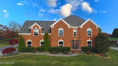 7814 Stately Oaks Ln, Knoxville, TN 37938