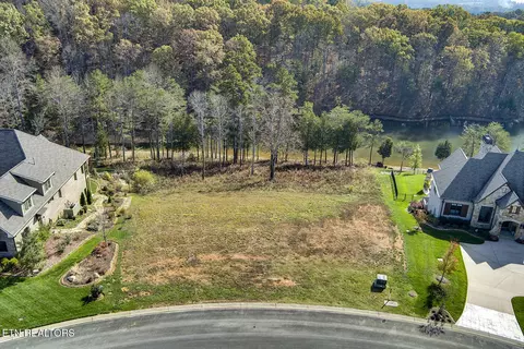 292 Beckets Way, Lenoir City, TN 37772