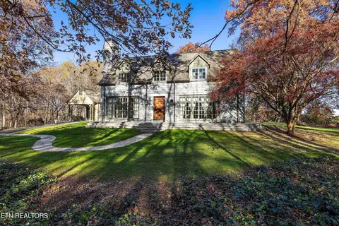 1364 Kensington Dr, Knoxville, TN 37922