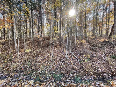 350 Rotherham Dr, Crossville, TN 38558