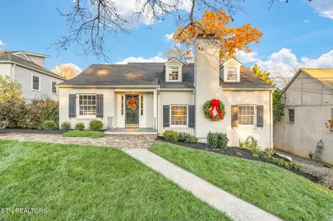 704 Forest Heights Rd, Knoxville, TN 37919