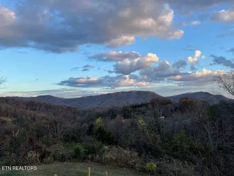 281 Dutchess Dr, Luttrell, TN 37779 photo 2