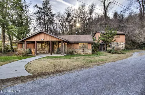 235 238 Maggie Mack Ln, Sevierville, TN 37862