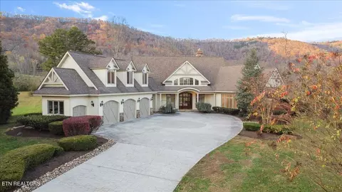 298 Butter And Egg Rd, Jacksboro, TN 37757