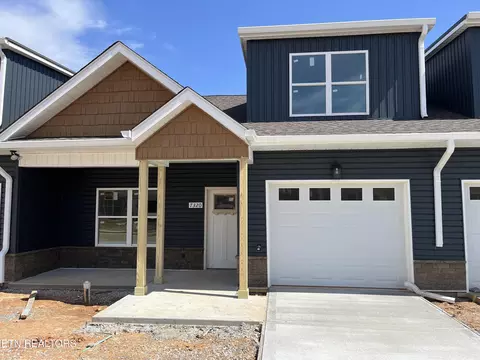 7320 Whispering Creek Ln, Powell, TN 37849