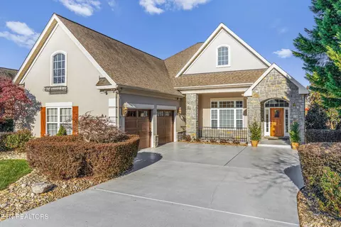 241 Goldcrest Dr, Vonore, TN 37885