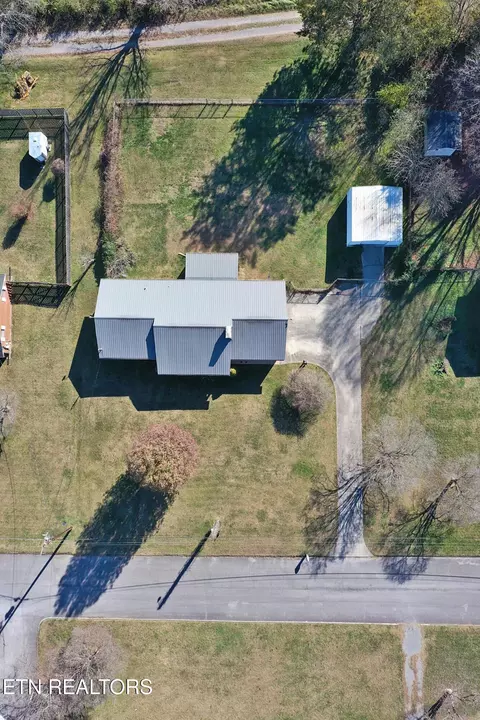 201 Barberry Dr, Knoxville, TN 37912