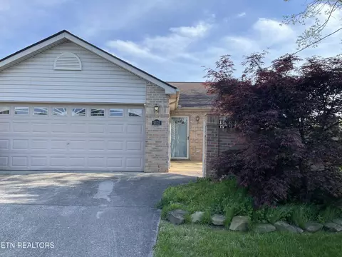 9572 Hyacinth Way, Knoxville, TN 37923