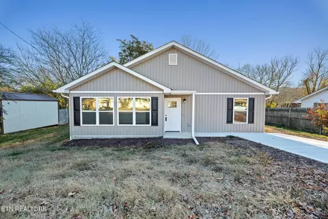 207 Butler Rd, Oak Ridge, TN 37830