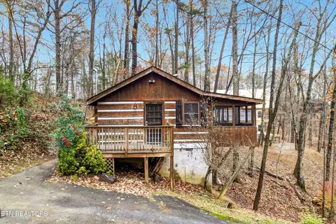 2335 Summer Ln, Sevierville, TN 37876