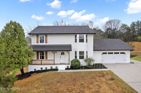 1233 Court Field Rd, Knoxville, TN 37922