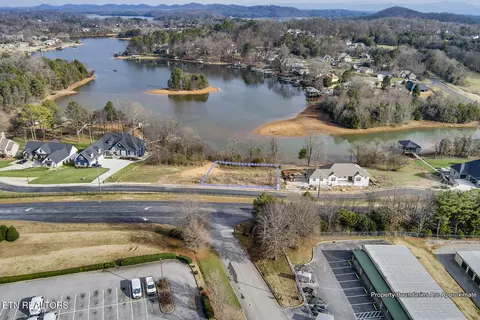 128 Kanutsu Ln, Loudon, TN 37774