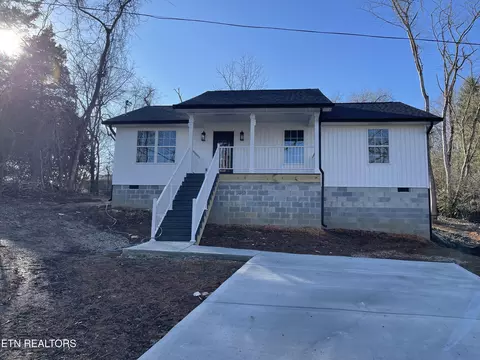 42 W Norris Rd, Norris, TN 37828
