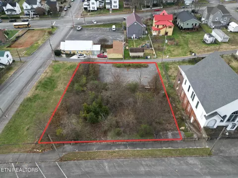 304 N A St, Lenoir City, TN 37771