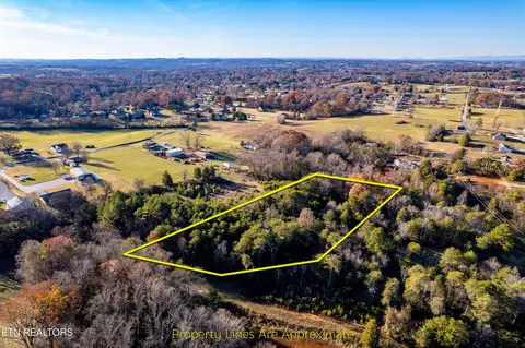 535 Peterson Ln, Maryville, TN 37803