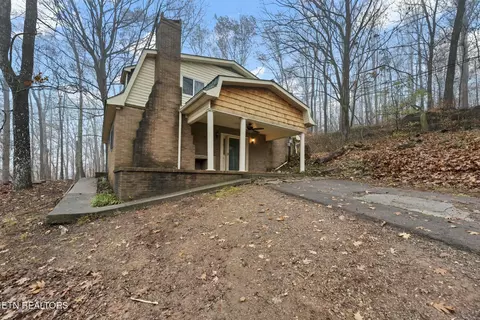 114 Loop Rd, Powell, TN 37849 photo 2