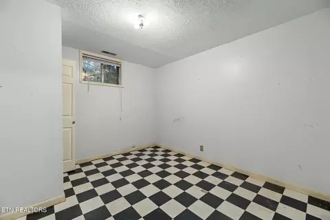 114 Loop Rd, Powell, TN 37849 photo 16