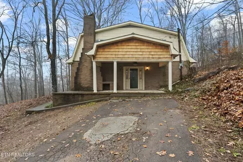114 Loop Rd, Powell, TN 37849