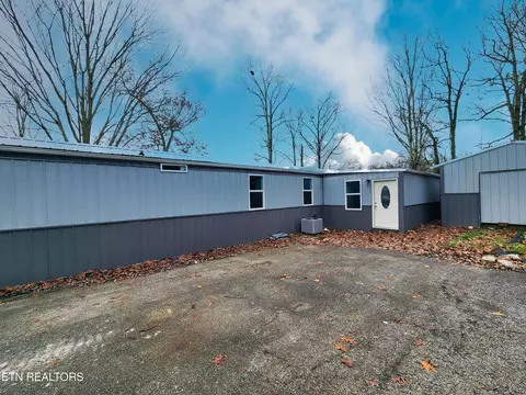 374 Coolidge Rd, La Follette, TN 37766