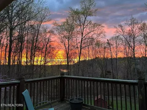 3268 River Pointe Cir, Kodak, TN 37764