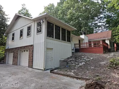 101 Whippoorwill Dr, Oak Ridge, TN 37830