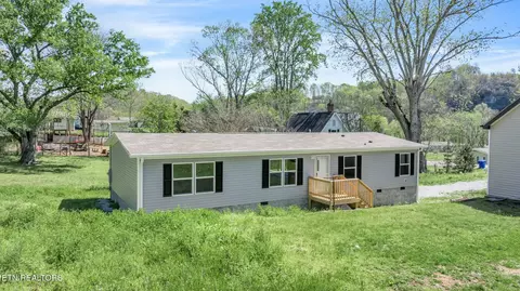 809 Clifty St, Harriman, TN 37748